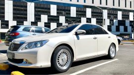 Selling Pearl White Toyota Camry 2013 in Muntinlupa