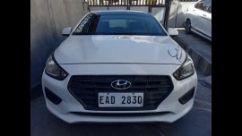 Selling White Hyundai Reina 2019 Sedan 