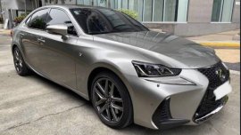 Selling Silver Lexus IS350 2018 in Pasig
