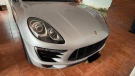 Silver Porsche Macan 2015 for sale