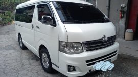 Pearl White Toyota Hiace Super Grandia 2013 for sale in Automatic