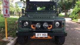 Green Land Rover Defender 1995 for sale in Pasig 