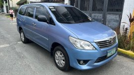 Selling Blue Toyota Innova 2013 in Victoria