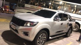 Pearl White Nissan Navara 2018 for sale in Manual