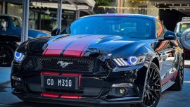 Selling Black Ford Mustang 2017 
