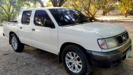 White Nissan Frontier 2003 for sale in San Fernando
