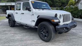 White Jeep Gladiator 2021 for sale in Pasig 