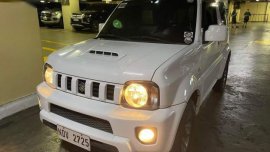 Selling Pearl White Suzuki Jimny 2016 in Manila