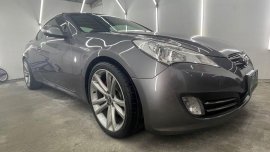 Selling Silver Hyundai Genesis 2010 in Imus