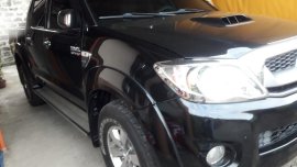 Selling Black Toyota Hilux 2010 in Rizal