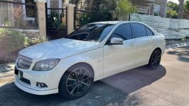 White Mercedes-Benz C200 2010 for sale in Las Piñas