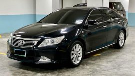 Selling Black Toyota Camry 2012 