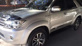 Selling Silver Toyota Fortuner 2010 in Imus