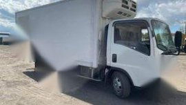 Selling White Isuzu Elf 2018 in Caloocan