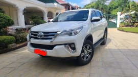 Pearl White Toyota Fortuner 2019 for sale in Valenzuela