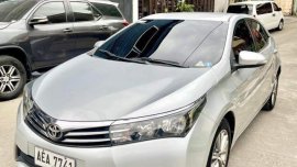 Selling Silver Toyota Corolla Altis 2015 in Manila