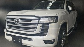 Selling Pearl White Toyota Land Cruiser 2022 in Quezon