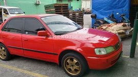 Selling used 1998 Toyota Corolla  in Red