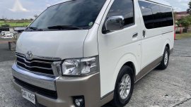 Pearl White Toyota Hiace Super Grandia 2017 for sale in Pasig 