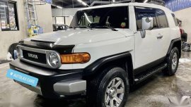 Sell White 2019 Toyota Fj Cruiser in Angeles