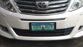 Pearl White Toyota Alphard 2013 for sale in Automatic