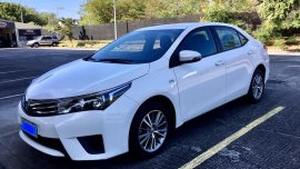 Sell Pearl White 2016 Toyota Corolla Altis in Parañaque