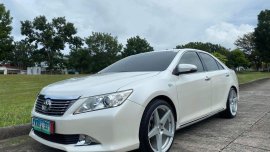 Selling Pearl White Toyota Camry 2013 in Manila