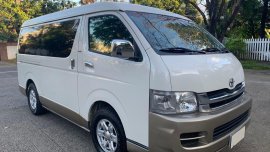 Selling White Toyota Hiace 2010 in Quezon 