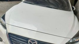 Selling Pearl White Mazda 3 2018 in Quezon City