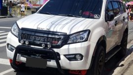 Pearl White Isuzu Mu-X 2016 for sale in Magarao