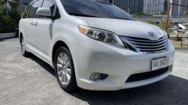 Pearl White Toyota Sienna 2014 for sale in Automatic