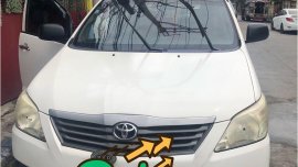 White Toyota Innova 2013 for sale in Automatic