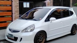 Sell Pearl White 2005 Honda Jazz in Valenzuela