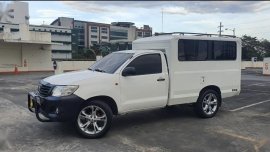 Selling White Toyota Hilux 2015 in Pateros