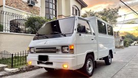 White Mitsubishi L300 2015 for sale in Las Piñas