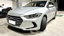 Selling Pearl White Hyundai Elantra 2018 in Quezon 