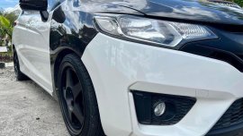 Pearl White Honda Jazz 2017 for sale in Automatic