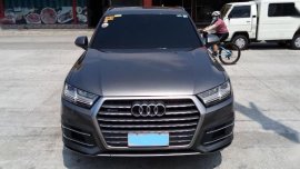 Grey Audi Q7 2018 for sale in Automatic