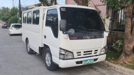 Selling White Isuzu NHR 2013 in Quezon 