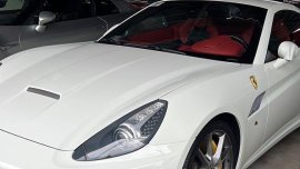 Pearl White Ferrari California 2013 for sale in Pasig