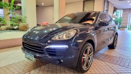 Selling Blue Porsche Cayenne 2012 in Makati