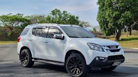 Sell White 2016 Isuzu Mu-X in Imus