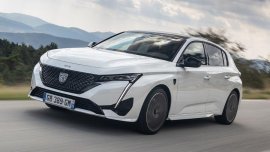 Peugeot 308 bags 2022 Women’s World Car of the Year award