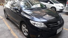 Selling Black Toyota Corolla Altis 2013 in Makati