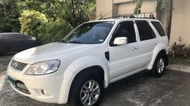 Sell Pearl White 2012 Ford Escape in Muntinlupa