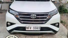 Selling White Toyota Rush 2020 in Las Piñas