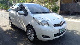White Toyota Yaris 2010 for sale in Automatic