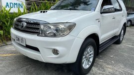 Selling White Toyota Fortuner 2009 in Manila