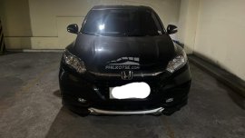 Selling used Black 2015 Honda HR-V SUV