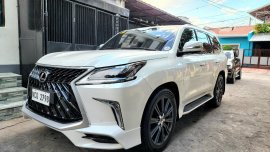 Pearl White Lexus LX 570 2018 for sale in Bacoor